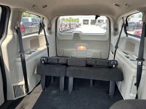 Used 2012 Dodge Grand Caravan SE FWD image 5