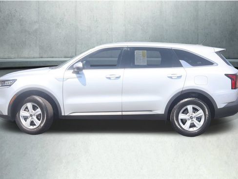 Used 2022 Kia Sorento LX AWD/4WD image 7
