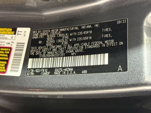 Used 2022 Toyota Highlander LE AWD/4WD image 26