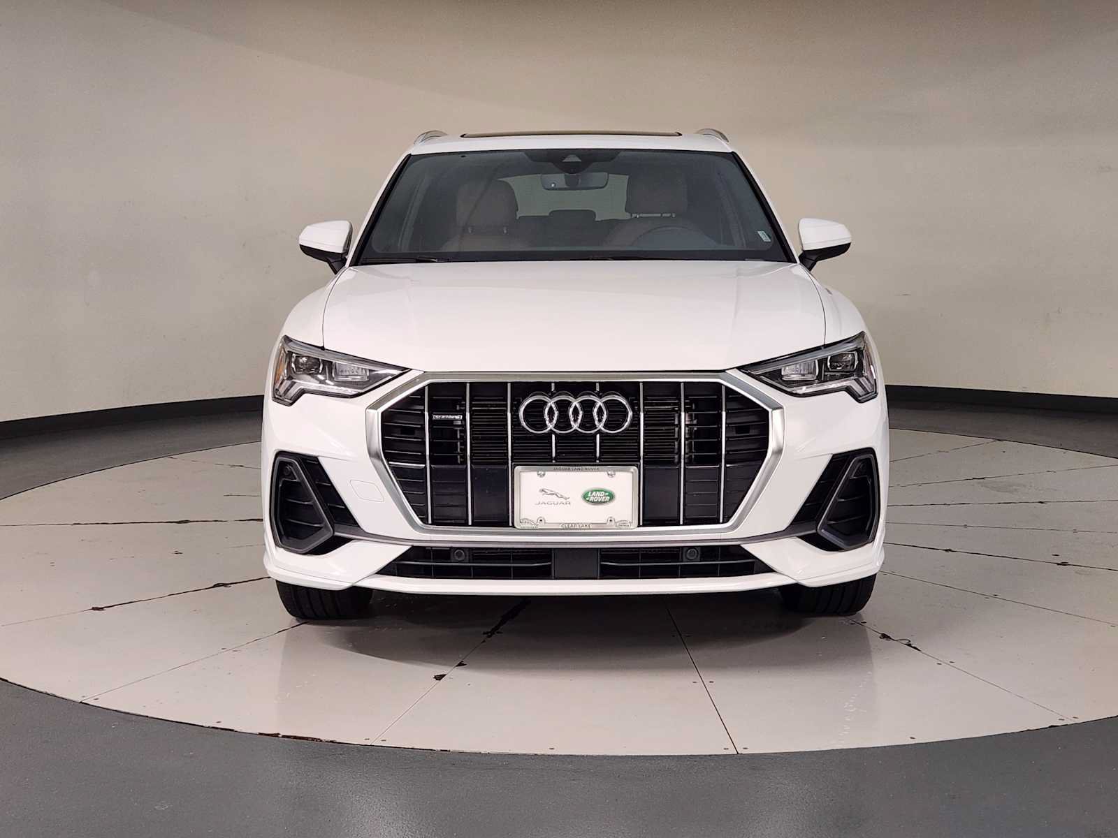 Used 2024 Audi Q3 2.0T Premium AWD/4WD image 9
