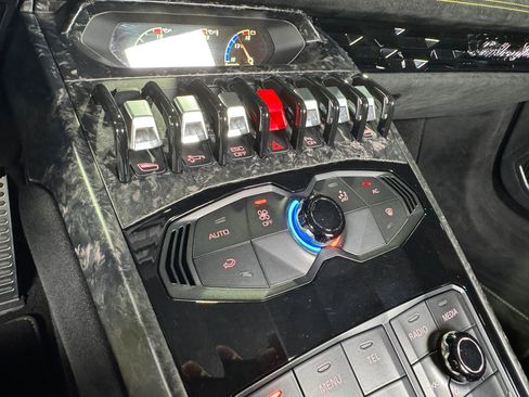 Used 2018 Lamborghini Huracan Performante image 22