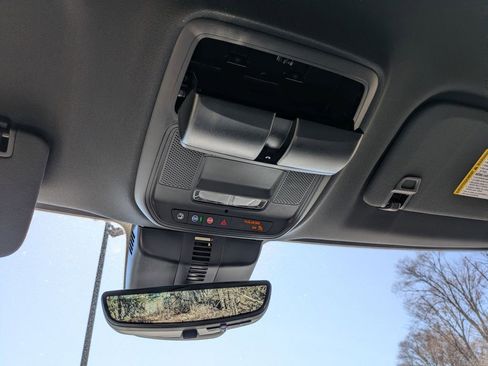 New 2026 GMC Acadia Elevation image 25