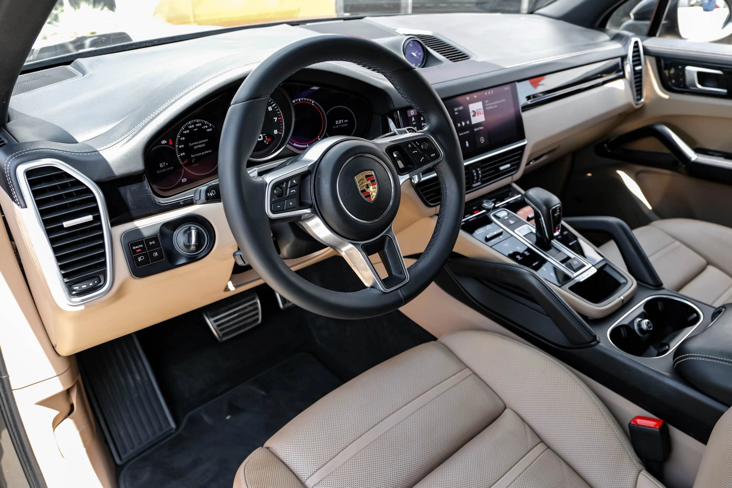 Used 2021 Porsche Cayenne S AWD/4WD image 3