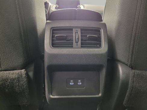 Used 2025 Nissan Rogue SV image 23