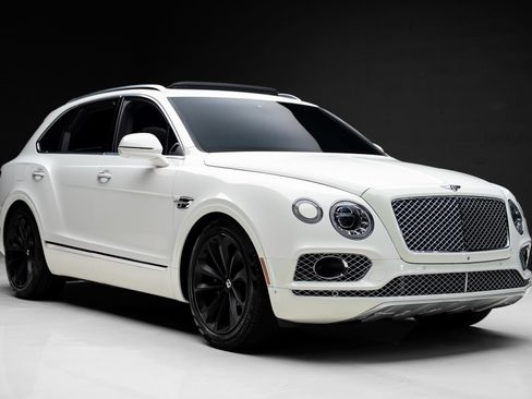 Used 2018 Bentley Bentayga AWD/4WD image 87