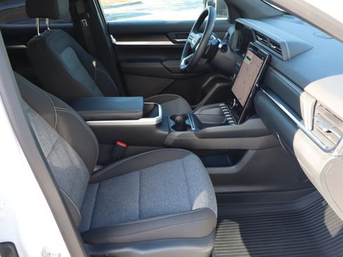Used 2025 GMC Terrain Elevation AWD/4WD image 35