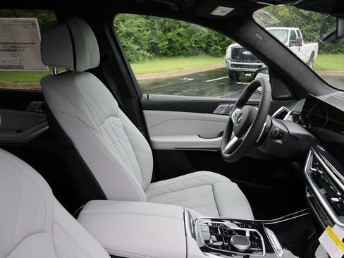 New 2027 BMW X7 xDrive40i w/ M Sport Package AWD/4WD image 13