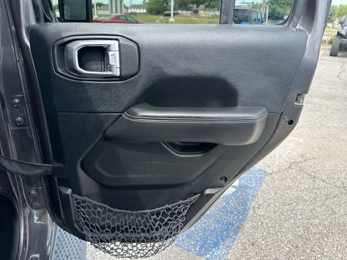 Used 2019 Jeep Wrangler Unlimited Sahara image 45