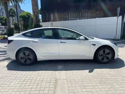 Used 2023 Tesla Model 3 Standard Range image 8