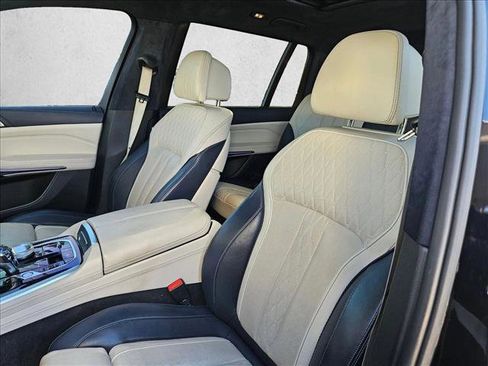 Used 2019 BMW X7 xDrive40i w/ Premium Package image 17