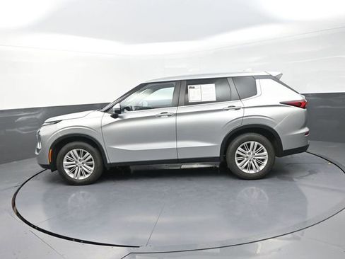 Used 2022 Mitsubishi Outlander ES AWD/4WD image 6