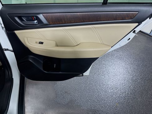 Used 2019 Subaru Outback 3.6R Limited AWD/4WD image 28