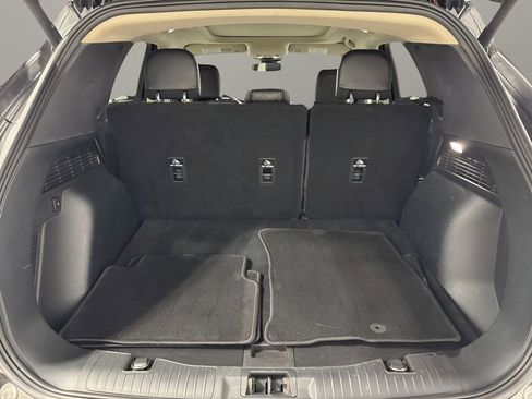 Used 2020 Ford Escape Titanium image 9