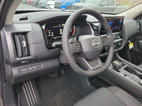 New 2026 Nissan Pathfinder SL w/ SL Premium Package image 9