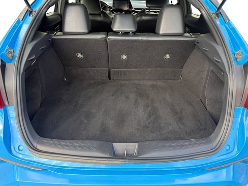 Used 2019 Toyota C-HR Limited FWD image 11