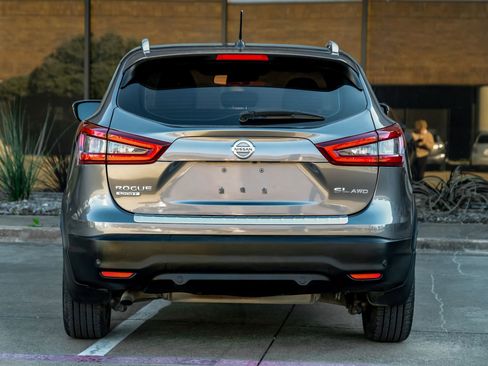 Used 2022 Nissan Rogue Sport SL AWD/4WD image 9
