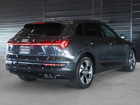 Used 2021 Audi e-tron Premium w/ Convenience Plus Package image 16