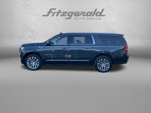 Used 2022 GMC Yukon XL Denali image 4