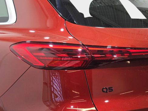 Certified 2025 Audi Q5 2.0T Premium Plus w/ Premium Plus image 36