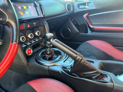 Used 2018 Subaru BRZ tS image 13