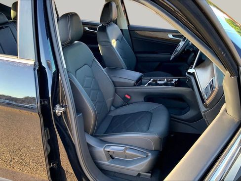 Used 2026 Volkswagen Atlas SE FWD image 9