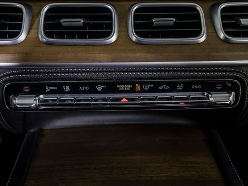 Used 2021 Mercedes-Benz GLE 53 AMG GLE 53 AMG w/ AMG Night Package image 33