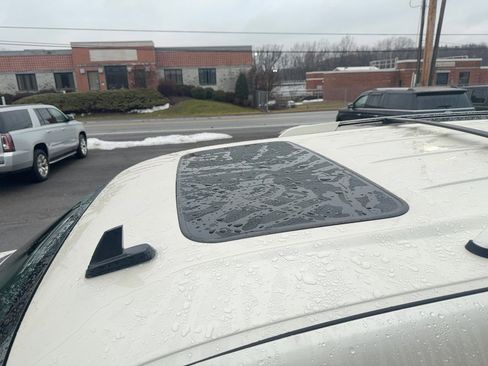 Used 2013 GMC Yukon Denali image 3