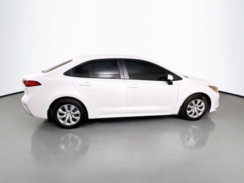 Used 2025 Toyota Corolla LE image 11