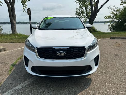 Used 2020 Kia Sorento LX FWD image 2