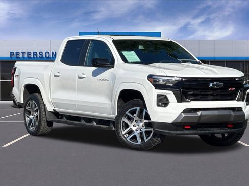 Certified 2024 Chevrolet Colorado Z71 w/ Z71 Convenience Package 2 AWD/4WD image 2
