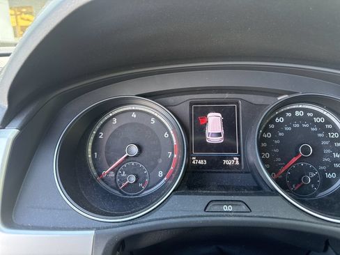 Used 2021 Volkswagen Atlas Cross Sport SE w/ V6 Towing Package FWD image 7
