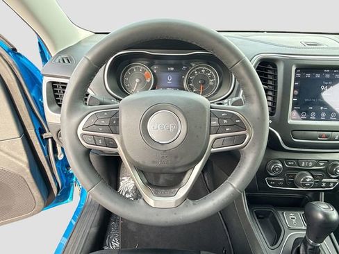 Used 2022 Jeep Cherokee Latitude Lux FWD image 11