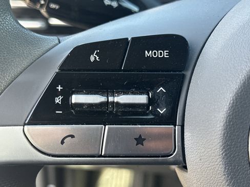 Used 2024 Hyundai Elantra SEL FWD image 24