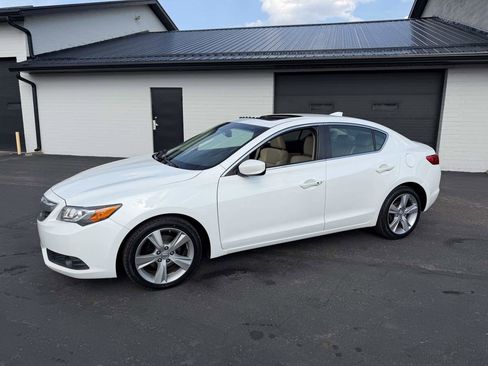 Used 2014 Acura ILX w/ Technology Package image 2
