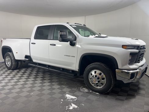 New 2026 Chevrolet Silverado 3500 W/T image 2