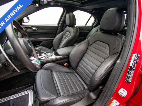 Used 2023 Alfa Romeo Giulia Estrema AWD/4WD image 14