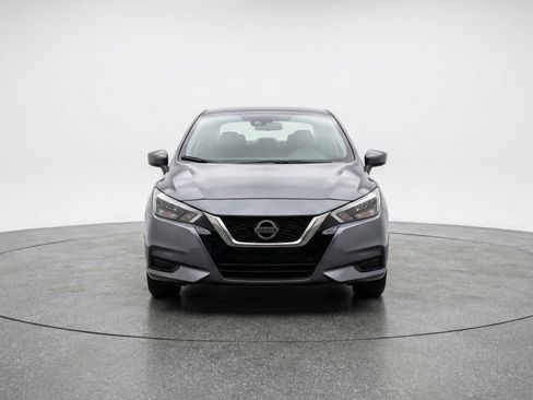 Used 2025 Nissan Versa SV image 2