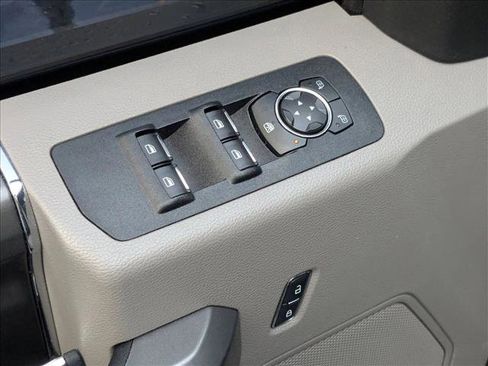 Used 2018 Ford F150 XLT w/ Equipment Group 302A Luxury RWD image 12