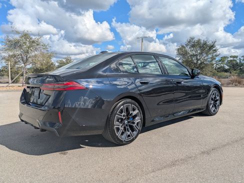 Used 2026 BMW 530i w/ M Sport Package image 5