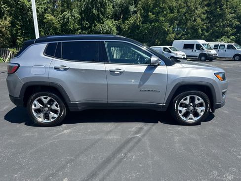 Used 2018 Jeep Compass Limited w/ Navigation Group AWD/4WD image 2