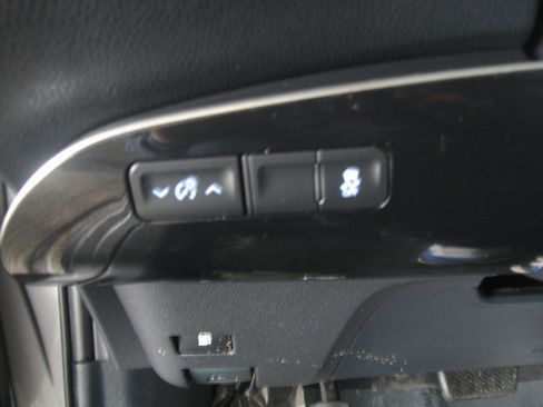 Used 2016 Toyota Prius Two image 17