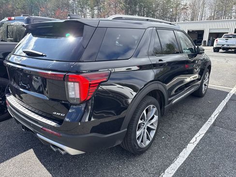 Used 2025 Ford Explorer Platinum w/ Ultimate Package image 17