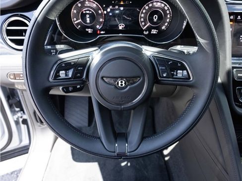 Certified 2024 Bentley Bentayga Extended Wheelbase image 26