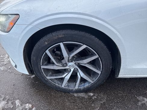 Used 2020 Volvo S60 T5 Momentum image 12