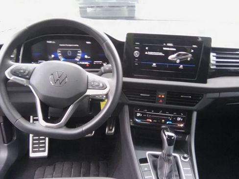 Used 2025 Volkswagen Jetta Sport FWD image 10