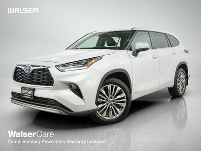 Used 2024 Toyota Highlander Platinum