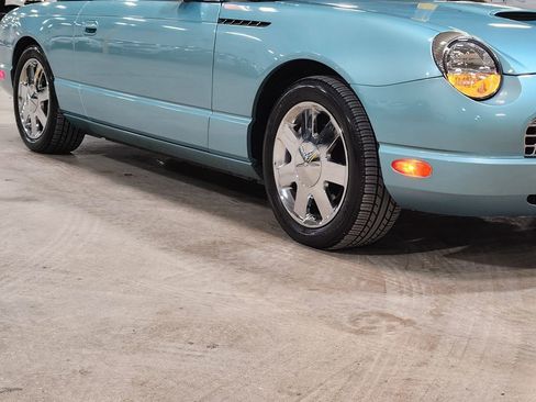 Used 2002 Ford Thunderbird w/Hardtop Premium image 16