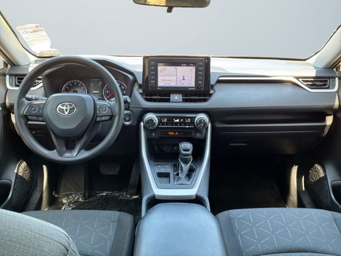 Used 2021 Toyota RAV4 XLE FWD image 10