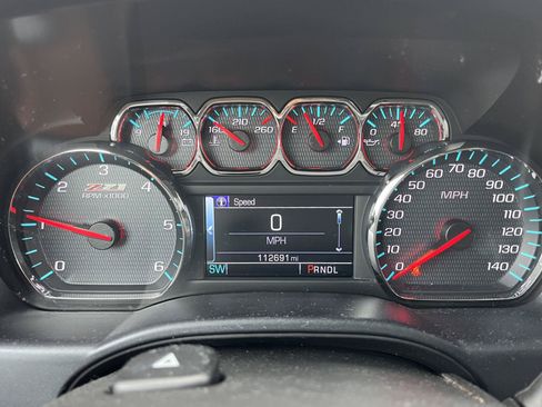 Used 2019 Chevrolet Silverado 1500 LT w/ LPO, Chrome Package AWD/4WD image 7