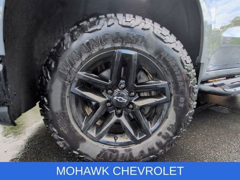 Used 2021 Chevrolet Silverado 1500 LT Trail Boss w/ Convenience Package II AWD/4WD image 34
